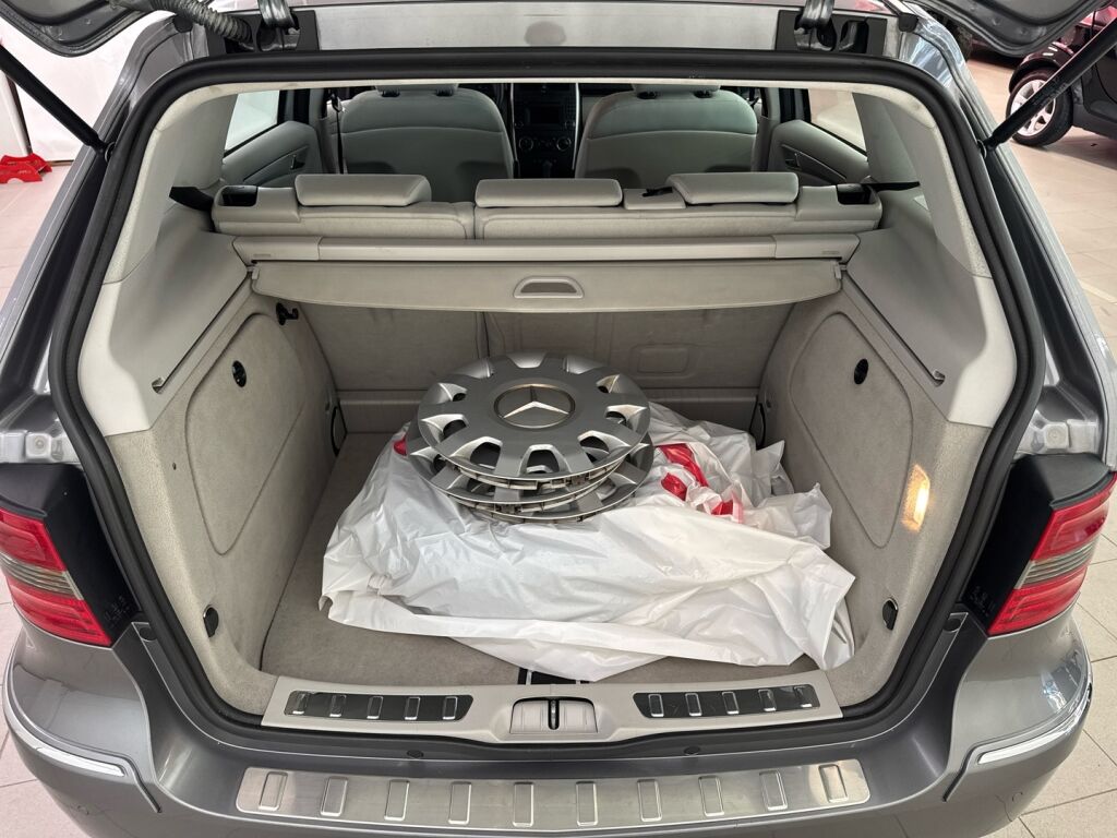 Mercedes-Benz B 2009 Harmaa