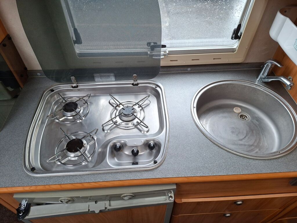 Adria CORAL 660SL 2005 Valkoinen