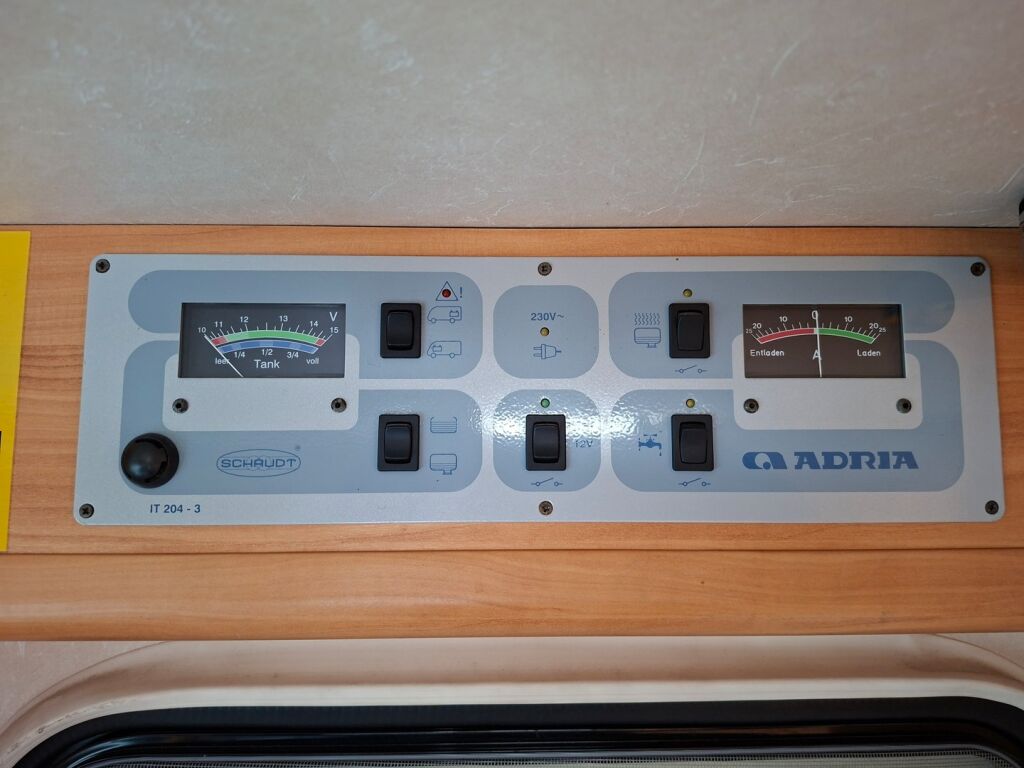 Adria CORAL 660SL 2005 Valkoinen