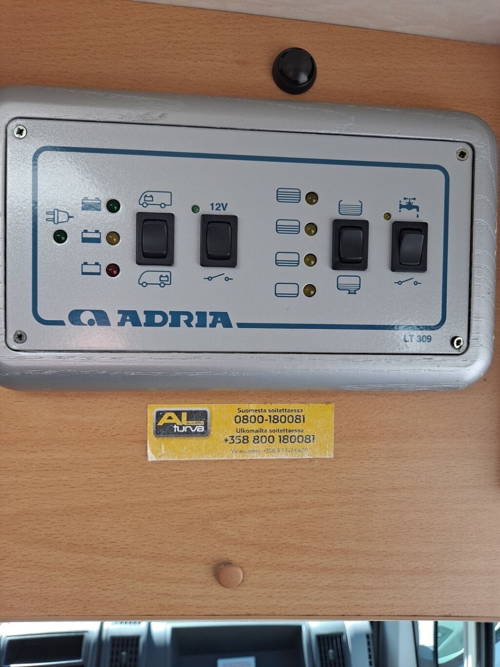 Adria Twin 600 2008 Valkoinen