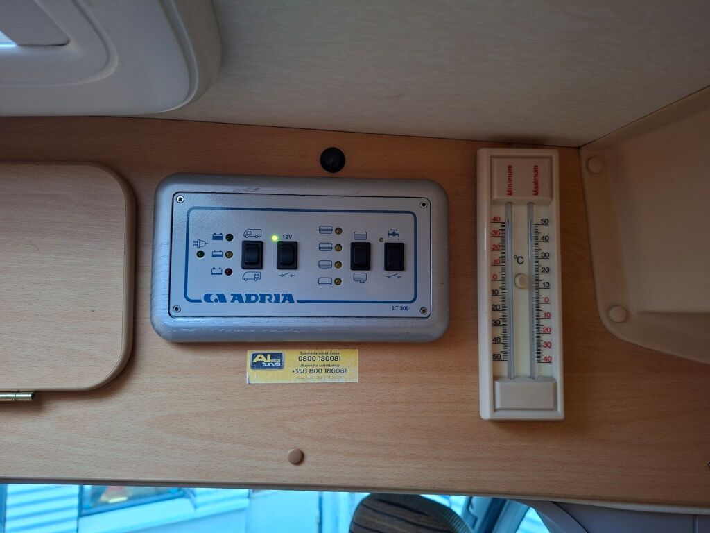 Adria Twin 600 2008 Valkoinen
