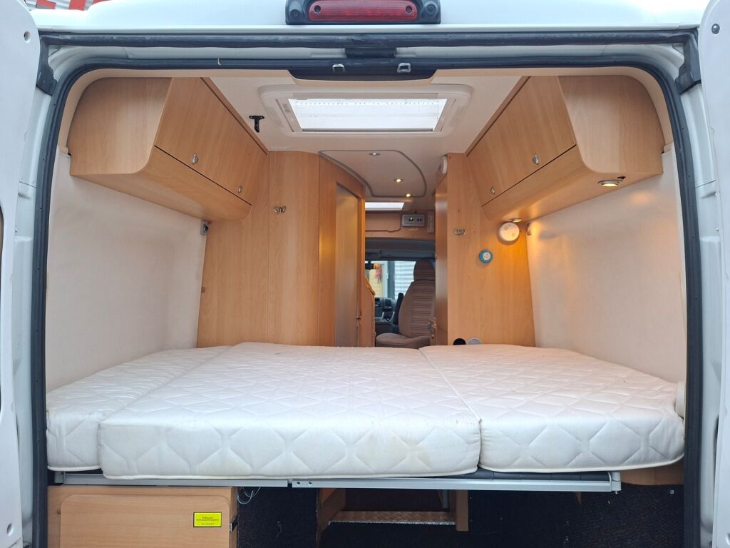 Adria Twin 600 2008 Valkoinen