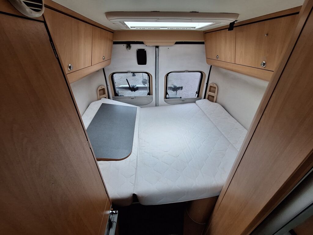 Adria Twin 600 2008 Valkoinen