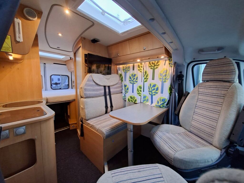Adria Twin 600 2008 Valkoinen