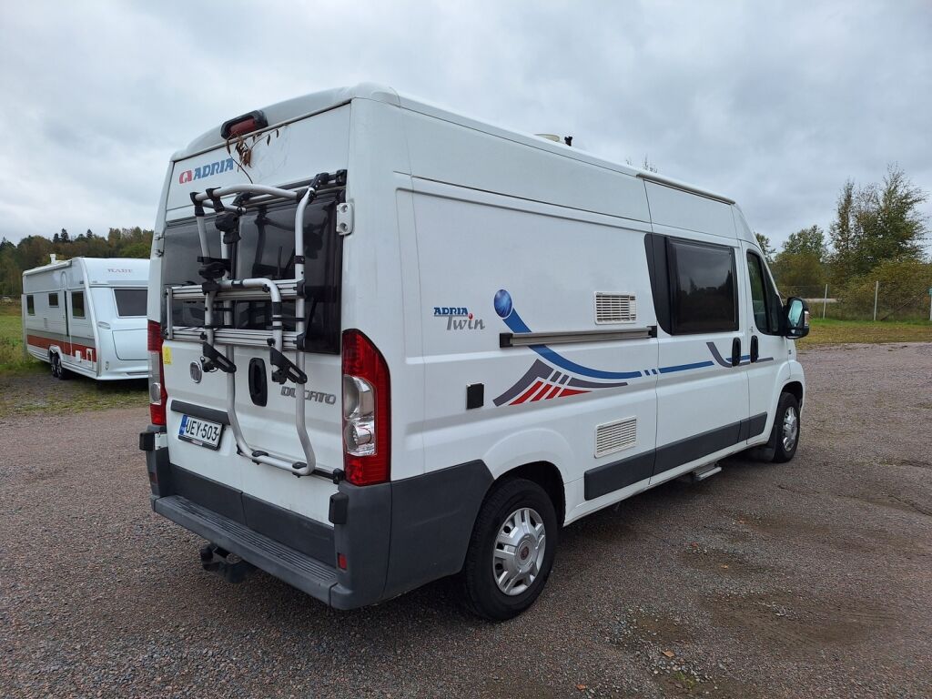 Adria Twin 600 2008 Valkoinen