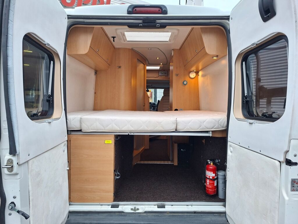 Adria Twin 600 2008 Valkoinen