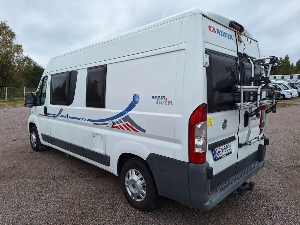 Adria Twin 600 2008 Valkoinen