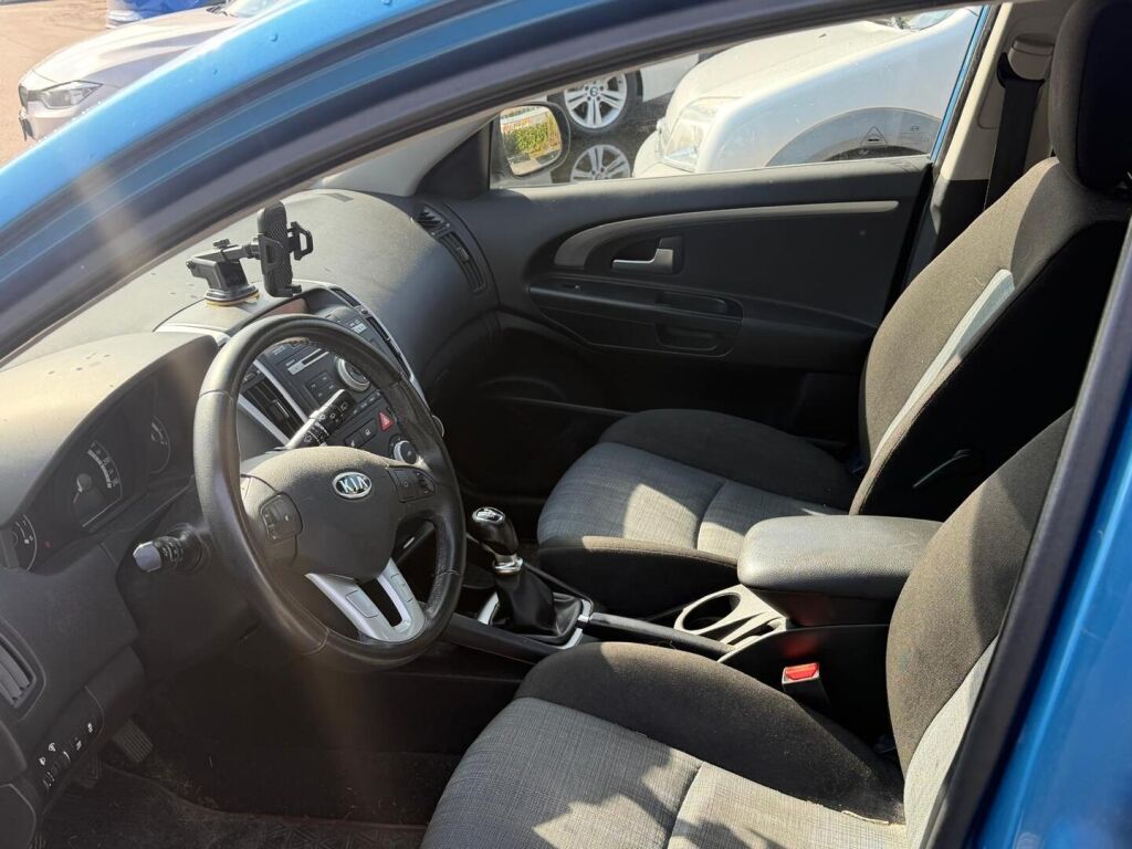 Kia Ceed 2010 Sininen