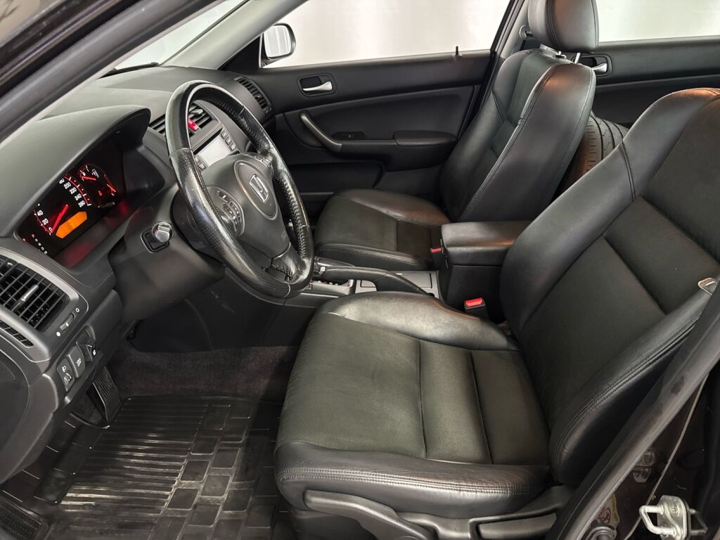 Honda Accord 2008 Ruskea (beige)