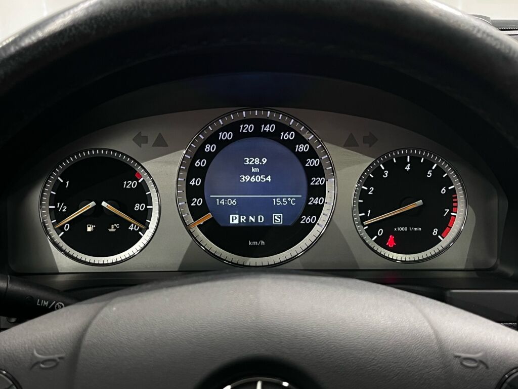 Mercedes-Benz C 2007 Musta