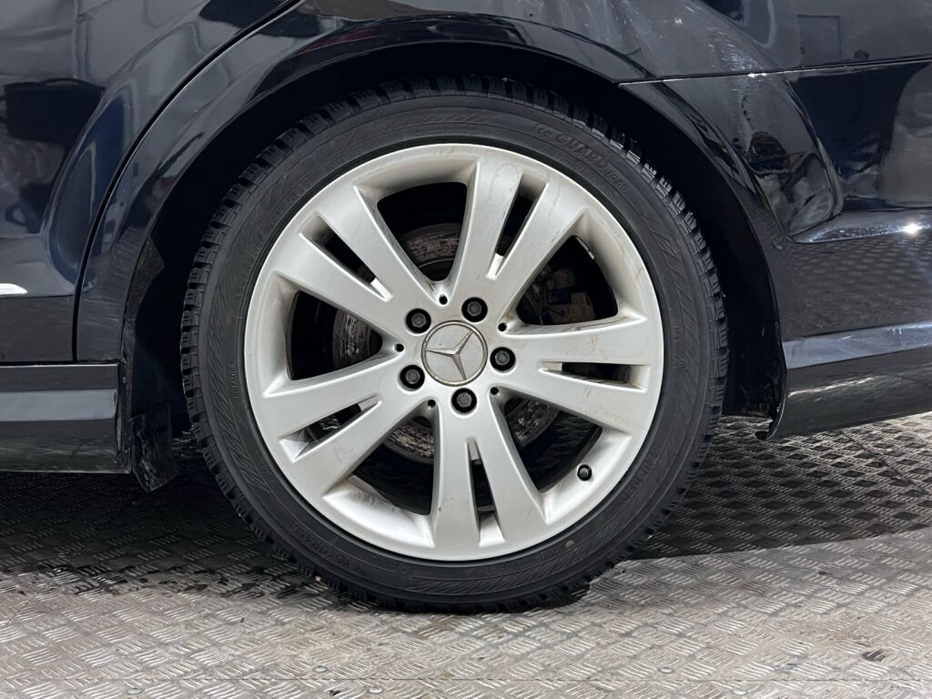 Mercedes-Benz C 2007 Musta