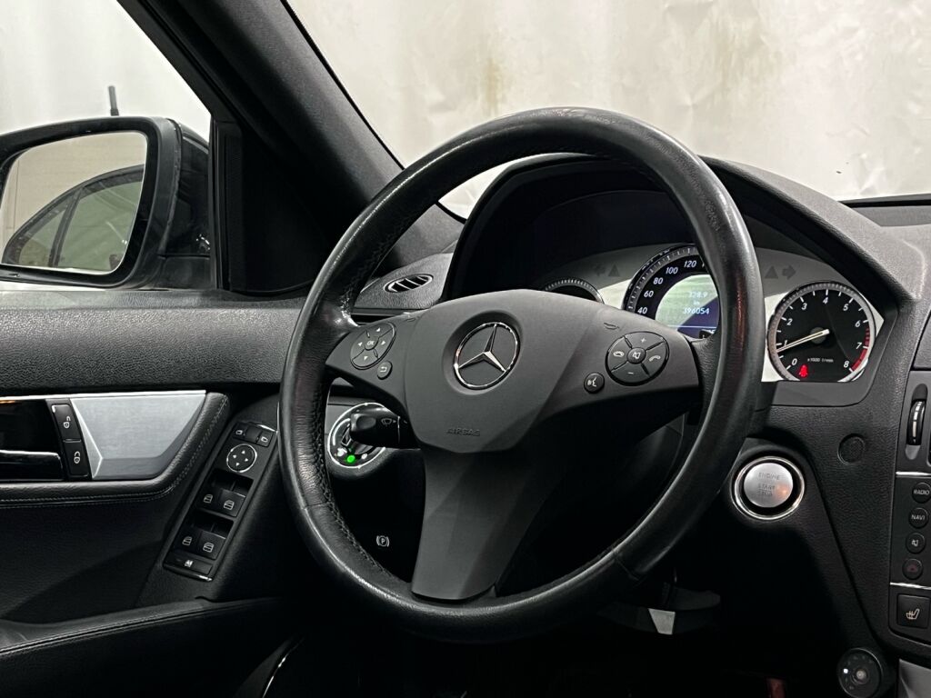 Mercedes-Benz C 2007 Musta