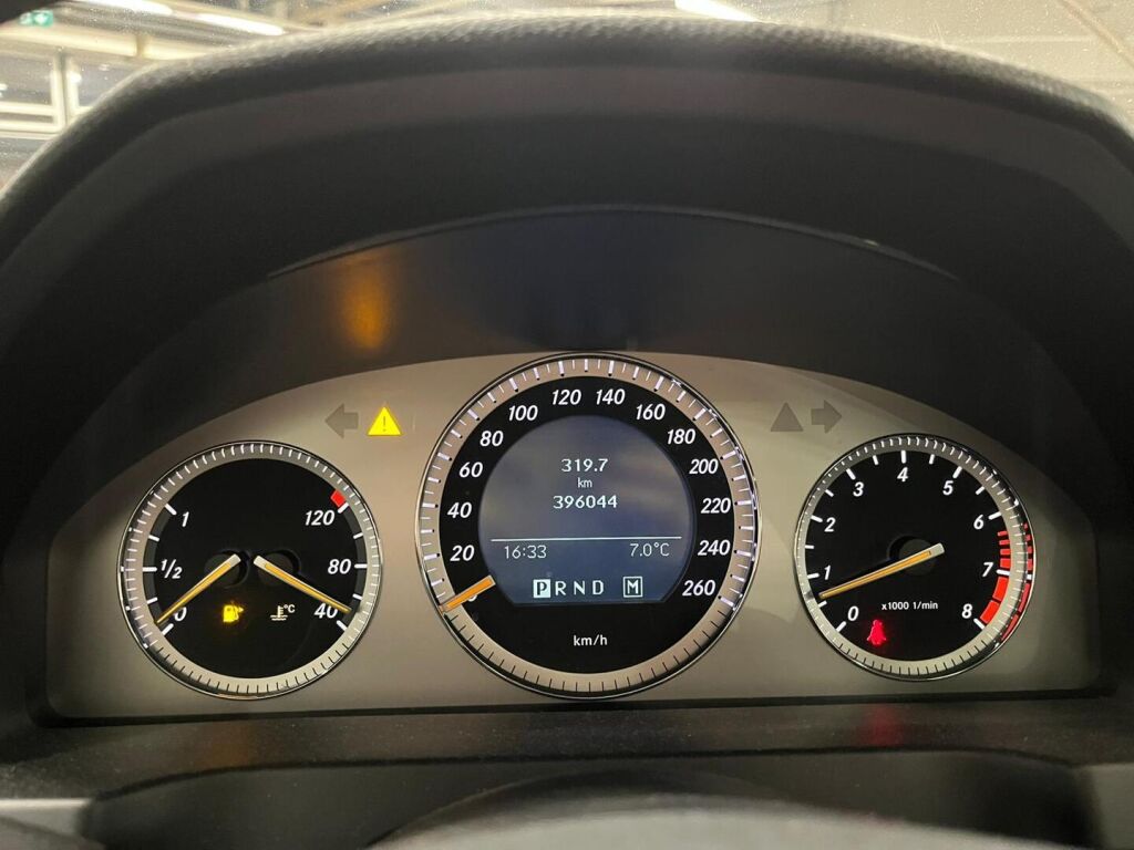 Mercedes-Benz C 2007 Musta