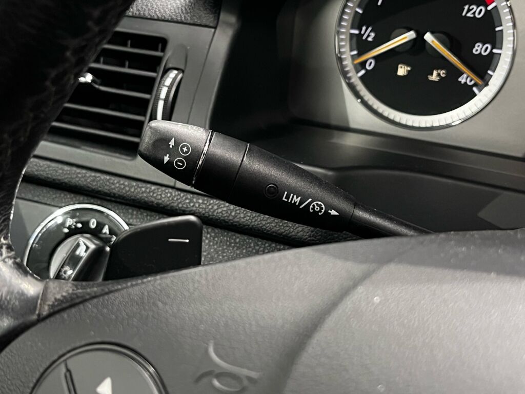 Mercedes-Benz C 2007 Musta