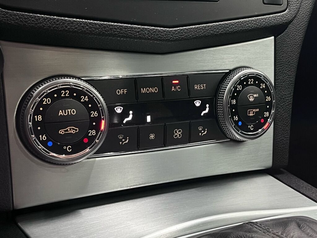 Mercedes-Benz C 2007 Musta