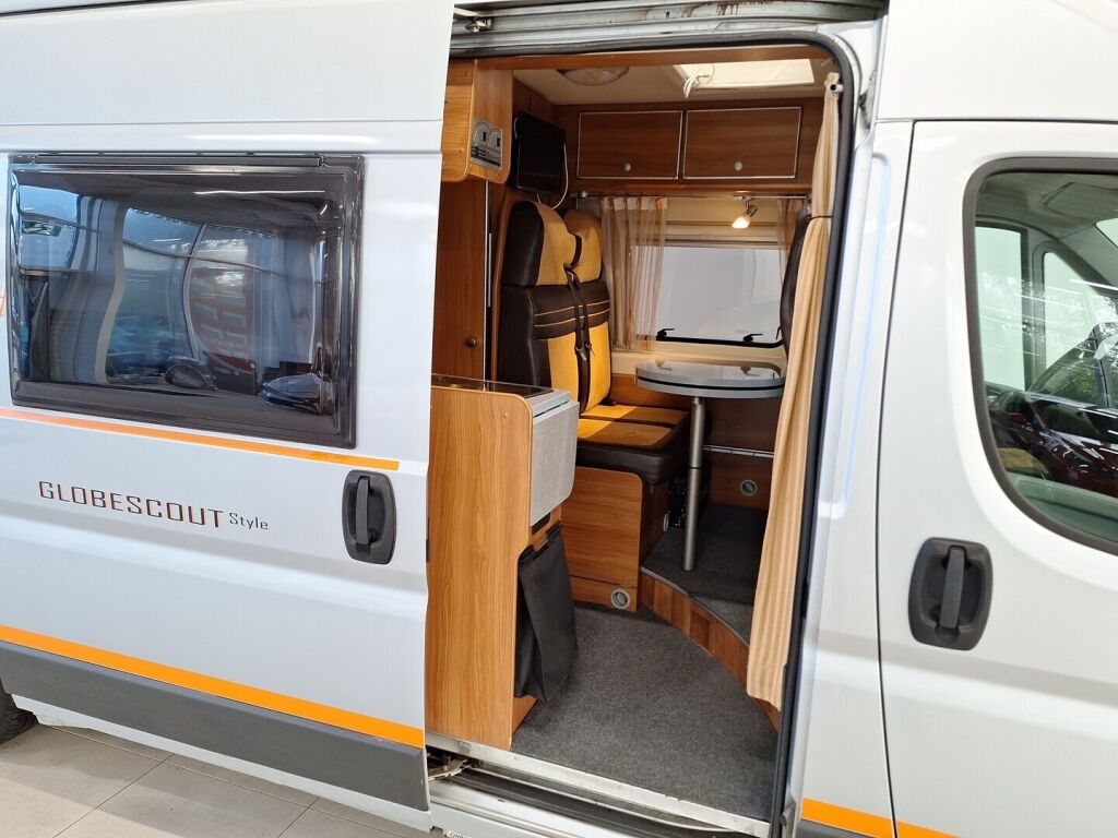 Pössl Globecar 2010 Harmaa