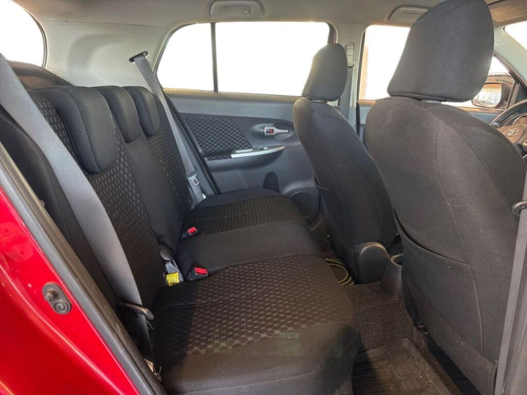 Toyota Urban Cruiser 2010 Punainen
