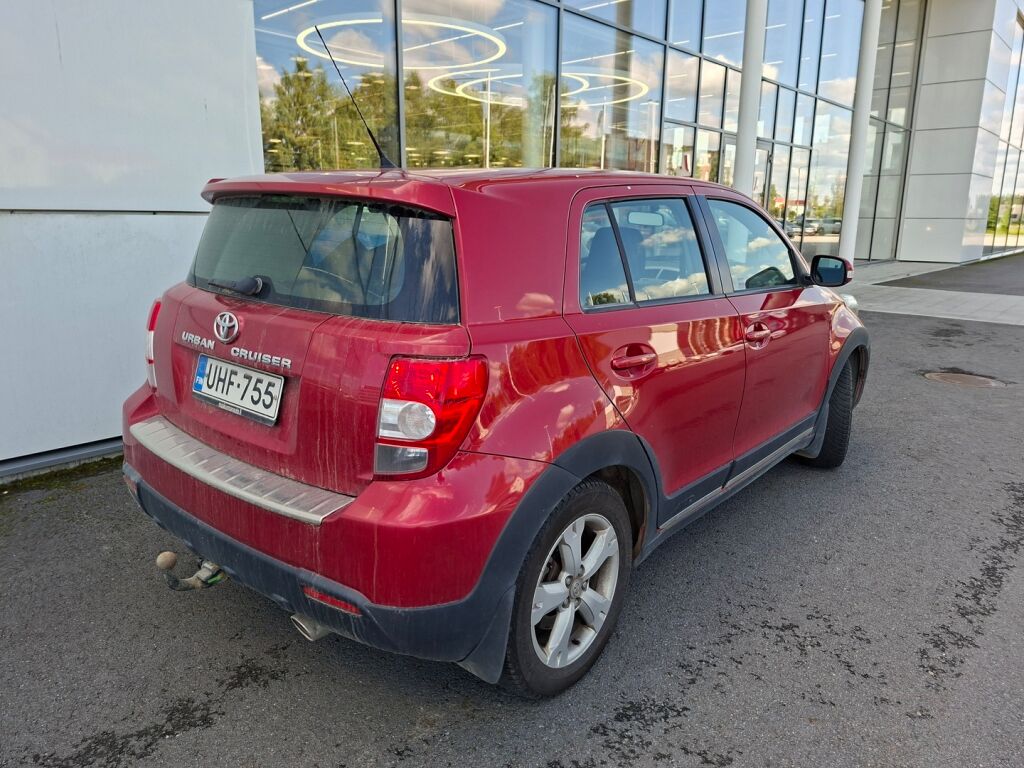 Toyota Urban Cruiser 2010 Punainen