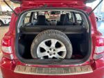 Toyota Urban Cruiser 2010 Punainen