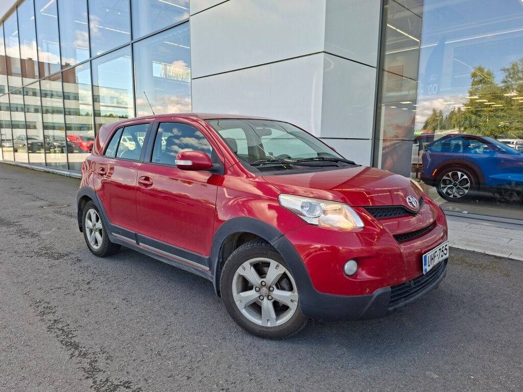 Toyota Urban Cruiser 2010 Punainen