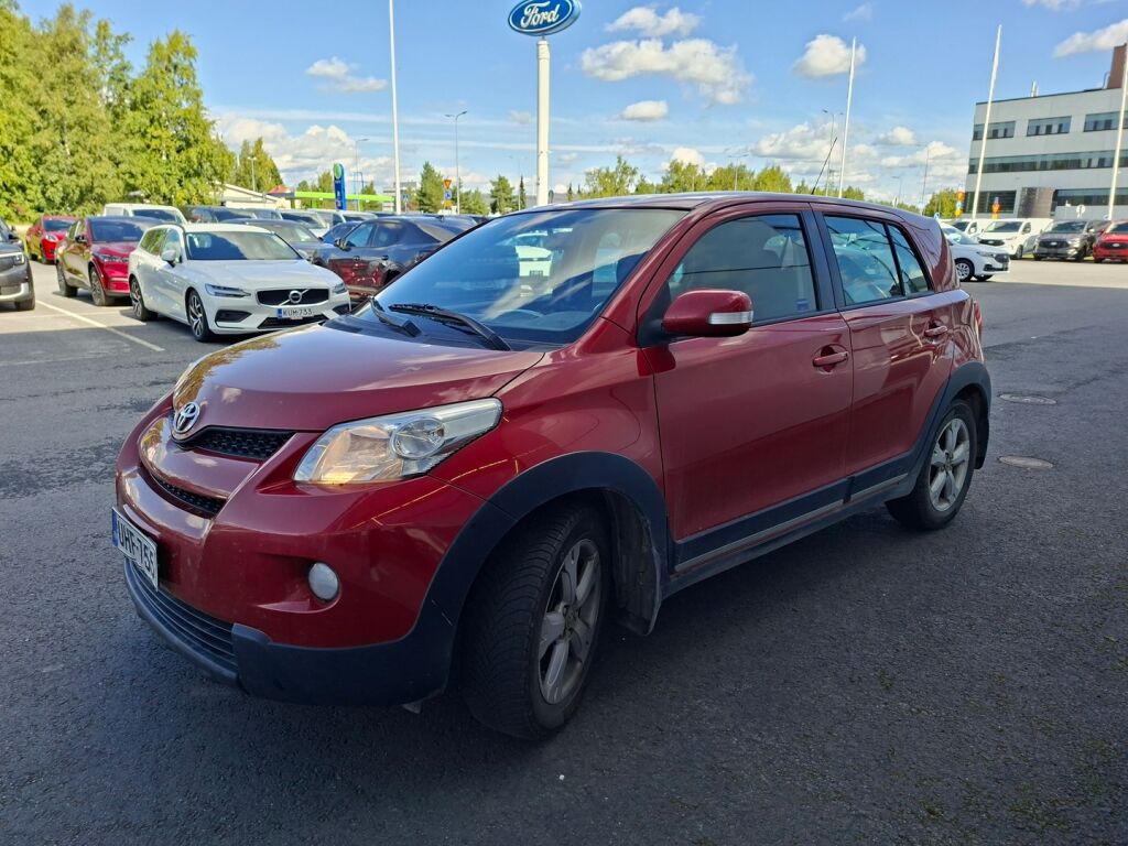 Toyota Urban Cruiser 2010 Punainen