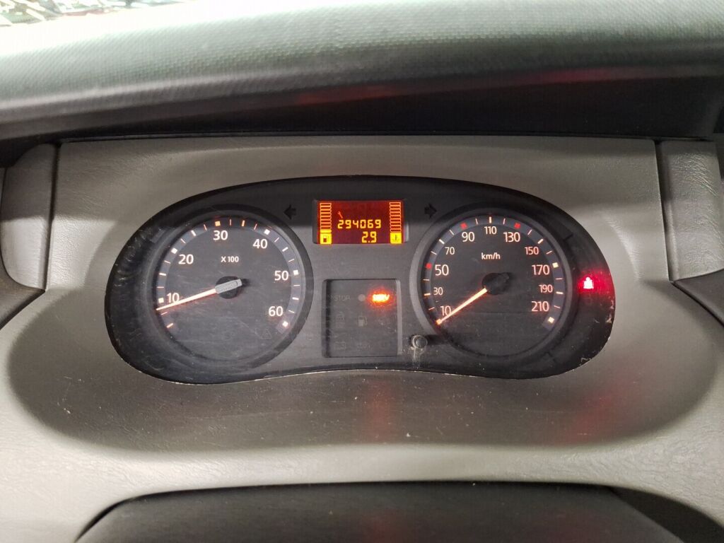 Nissan Primastar 2010 Hopea