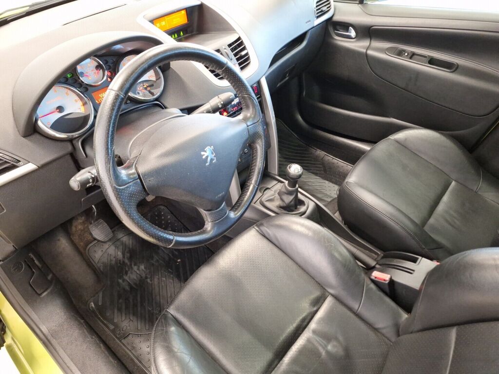 Peugeot 207 2008 Keltainen