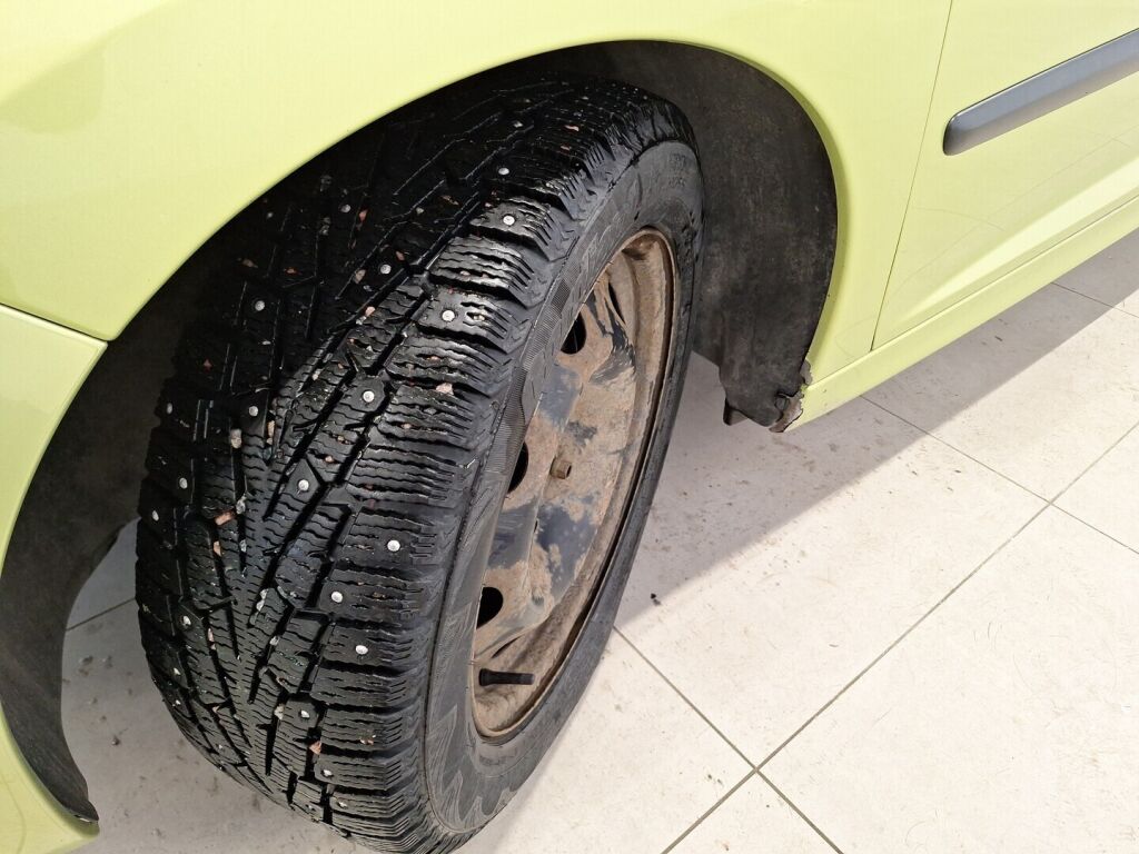 Peugeot 207 2008 Keltainen