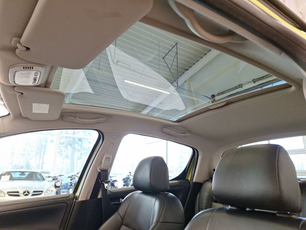 Peugeot 207 2008 Keltainen