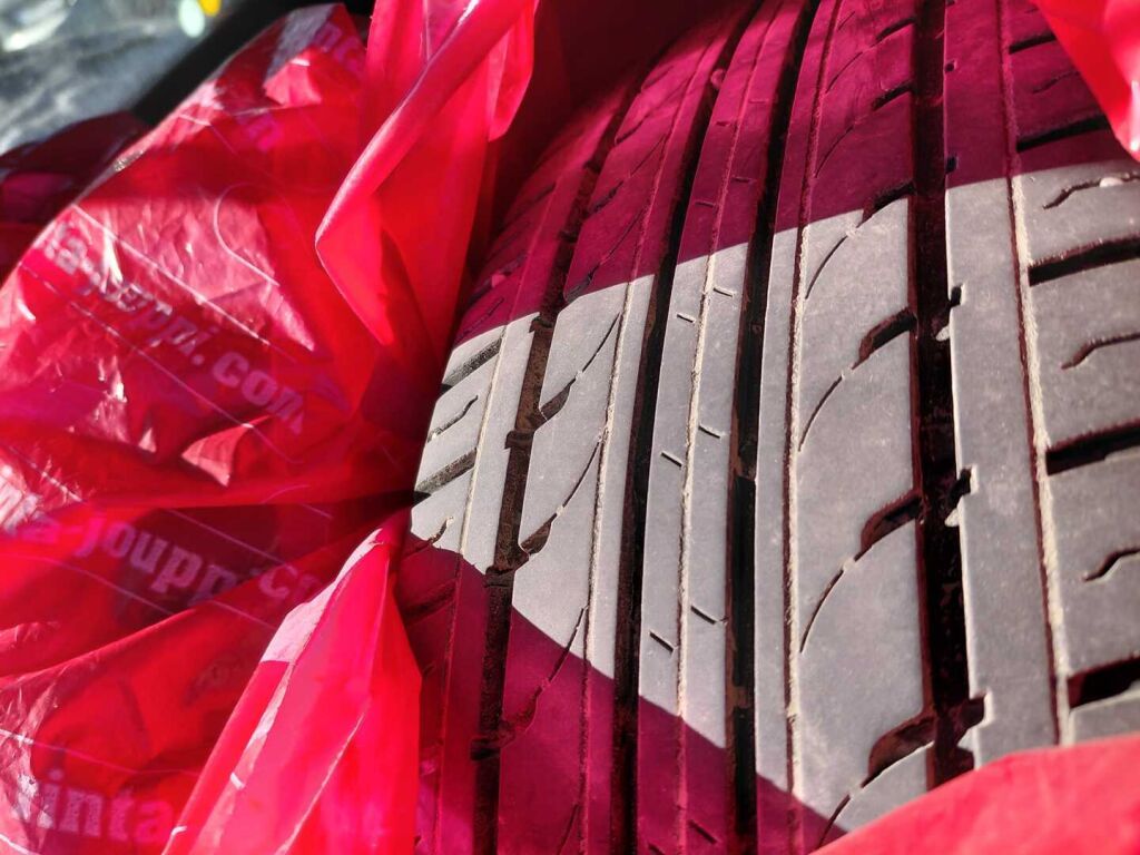 Volkswagen Golf 2000 Punainen