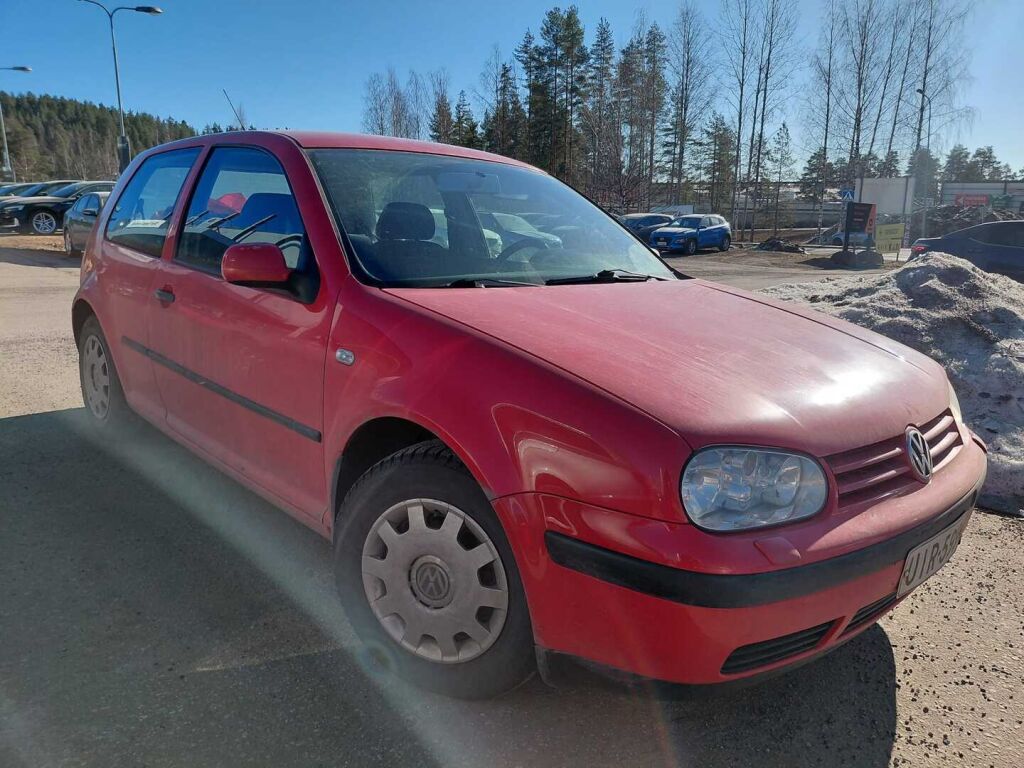 Volkswagen Golf 2000 Punainen
