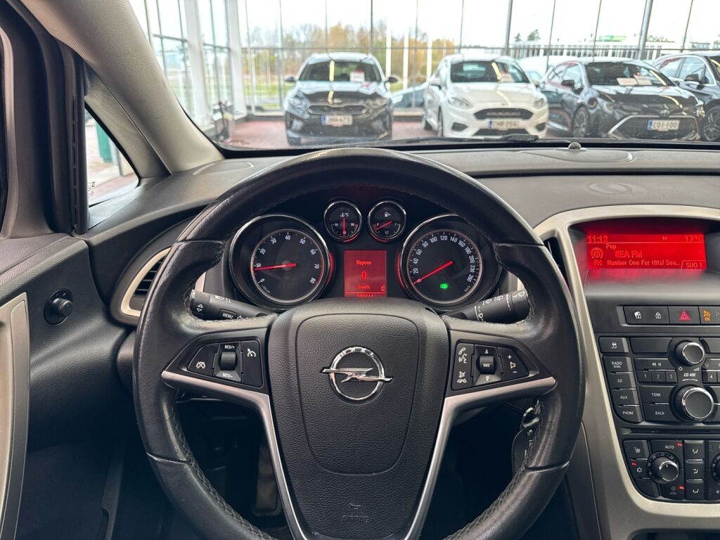 Opel Astra 2010 Musta