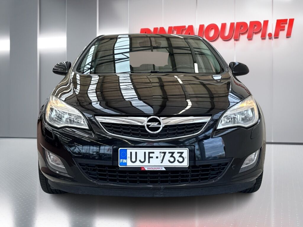 Opel Astra 2010 Musta