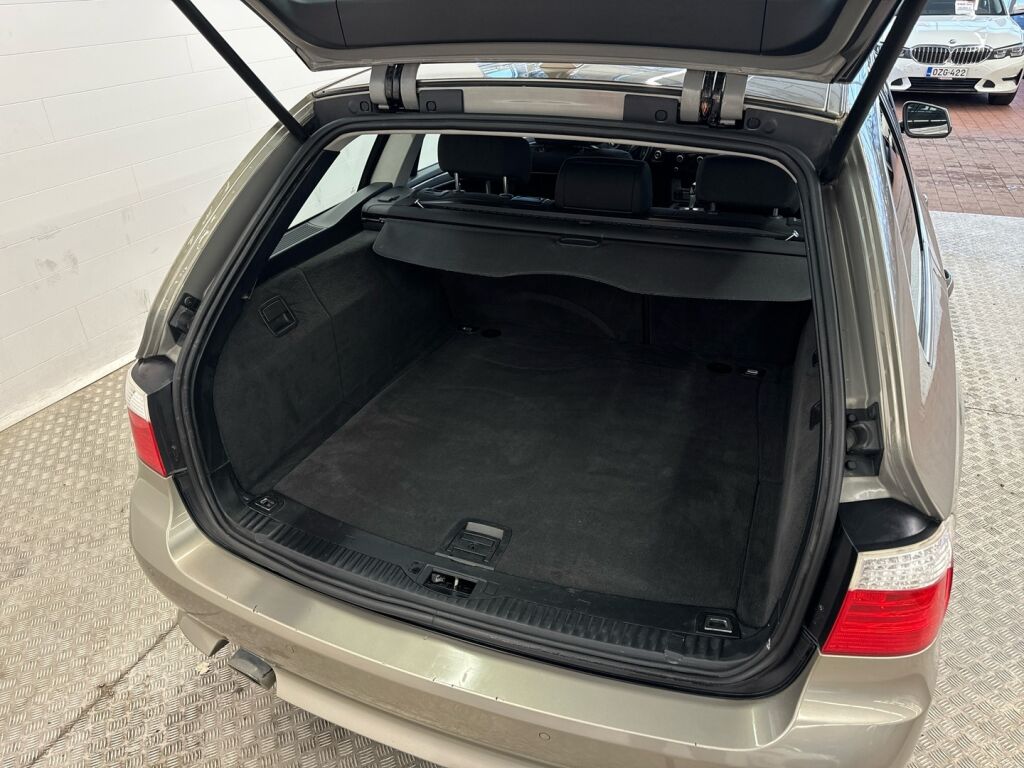 BMW 520 2010 Ruskea (beige)