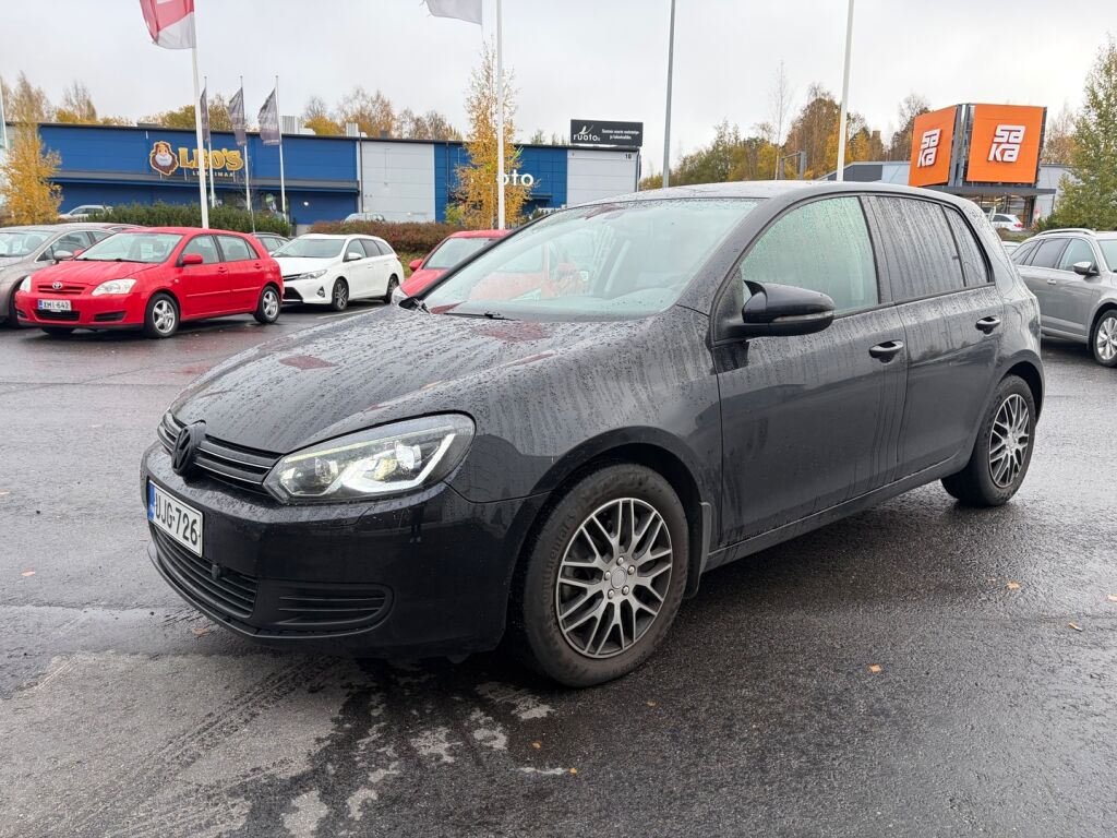 Volkswagen Golf 2010 Musta