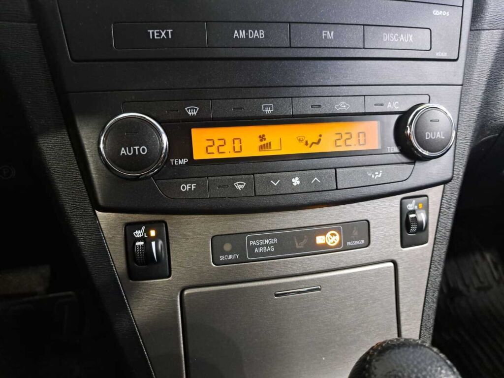 Toyota Avensis 2010 Musta