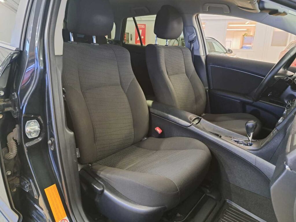 Toyota Avensis 2010 Musta
