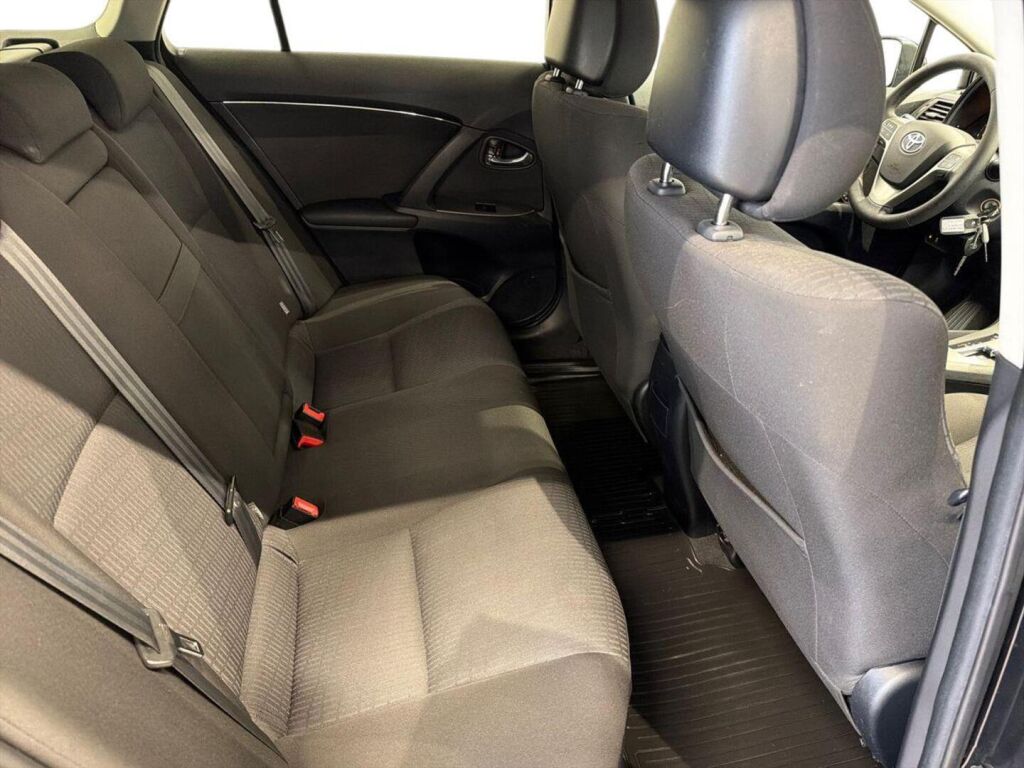 Toyota Avensis 2010 Musta