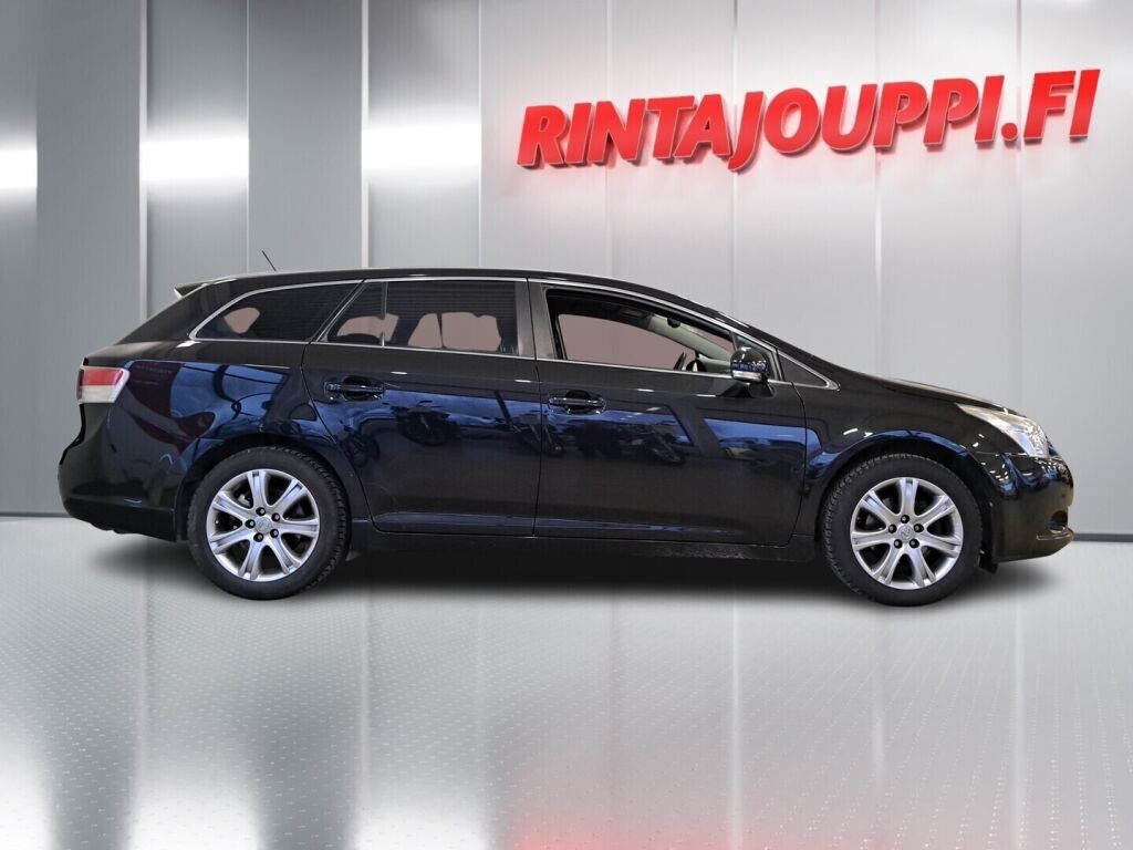 Toyota Avensis 2010 Musta