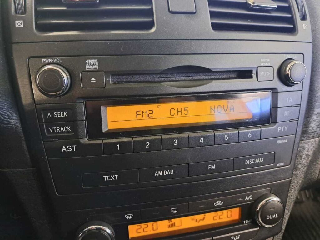 Toyota Avensis 2010 Musta