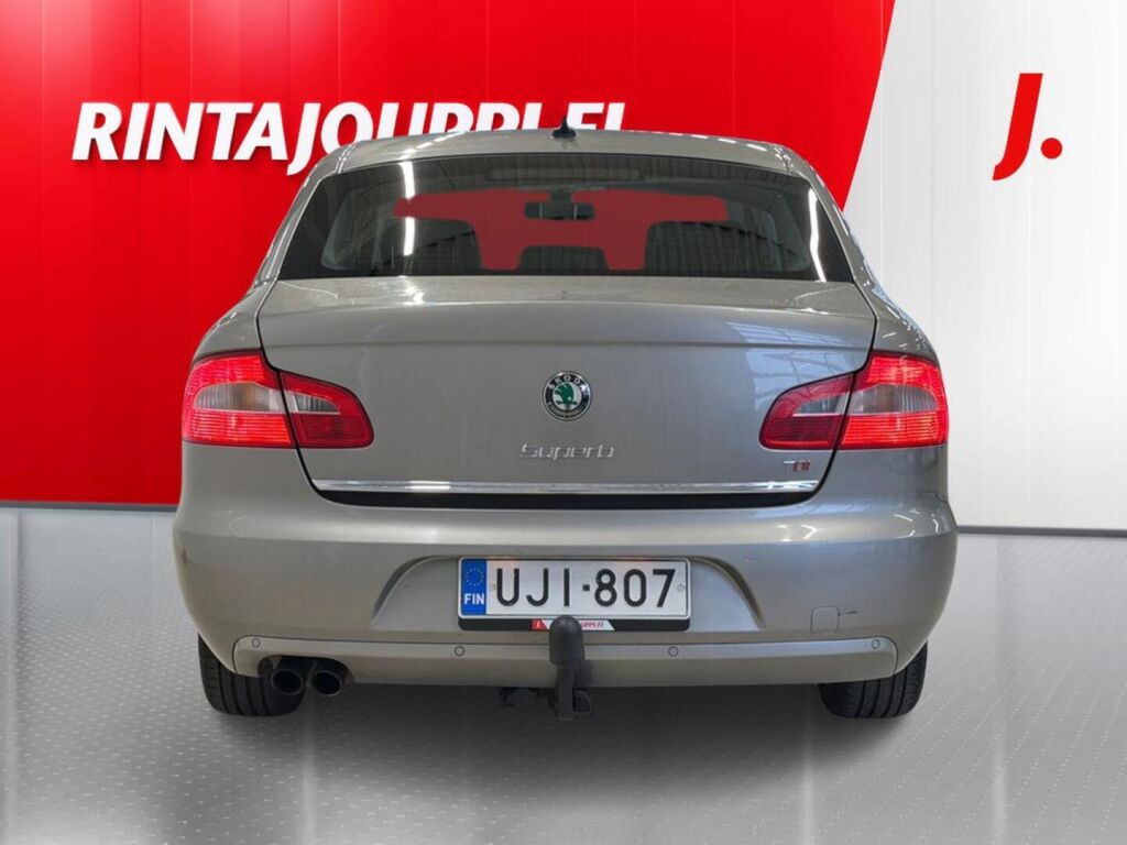 Skoda Superb 2010 Ruskea (beige)