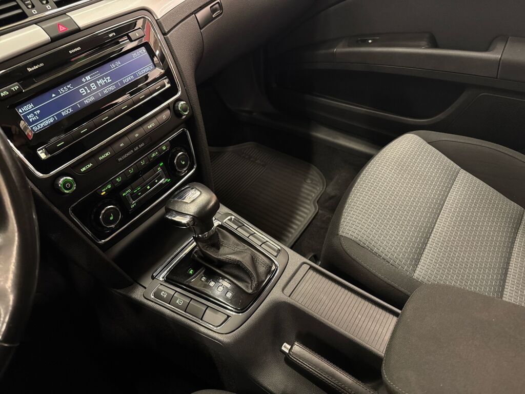 Skoda Superb 2010 Harmaa