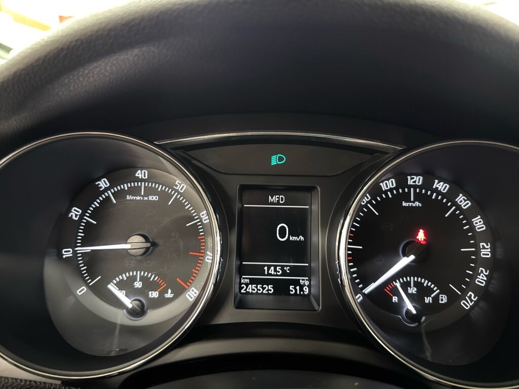 Skoda Superb 2010 Harmaa