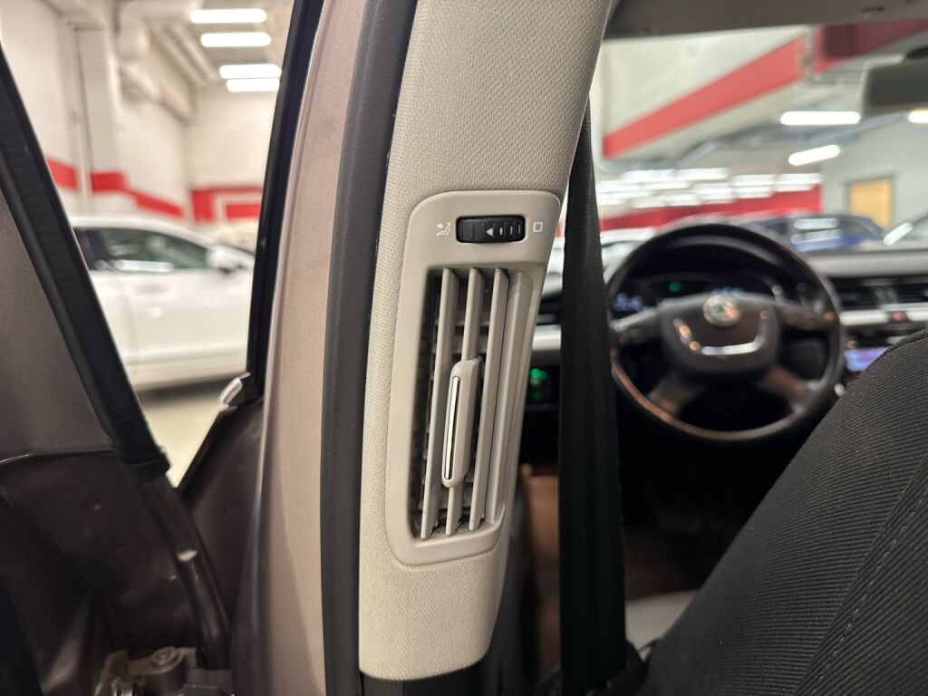 Skoda Superb 2010 Harmaa