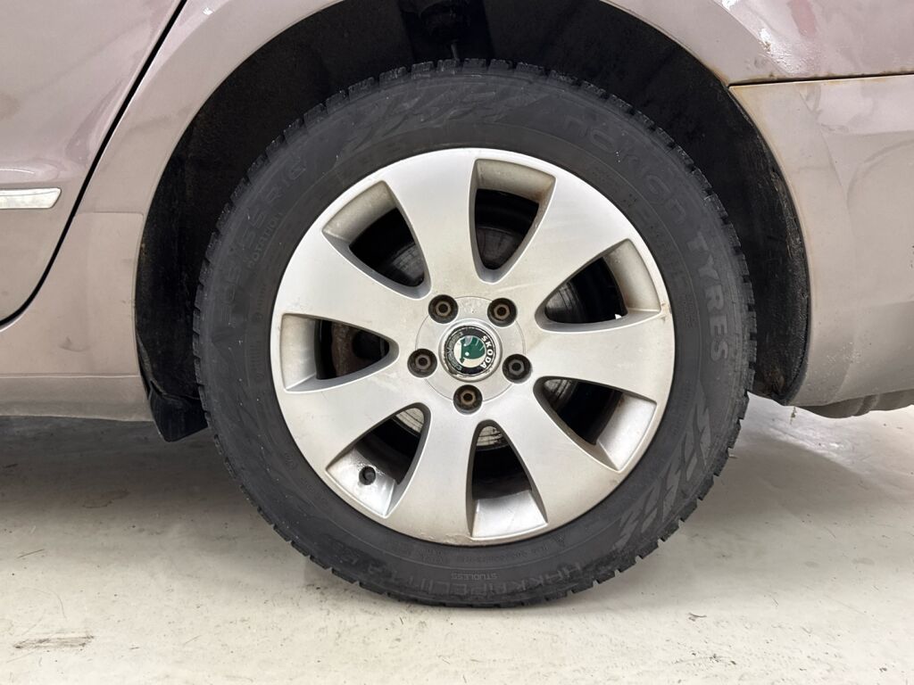 Skoda Superb 2010 Harmaa