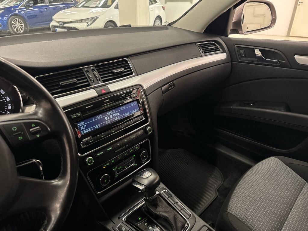 Skoda Superb 2010 Harmaa