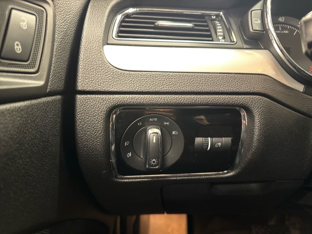 Skoda Superb 2010 Harmaa