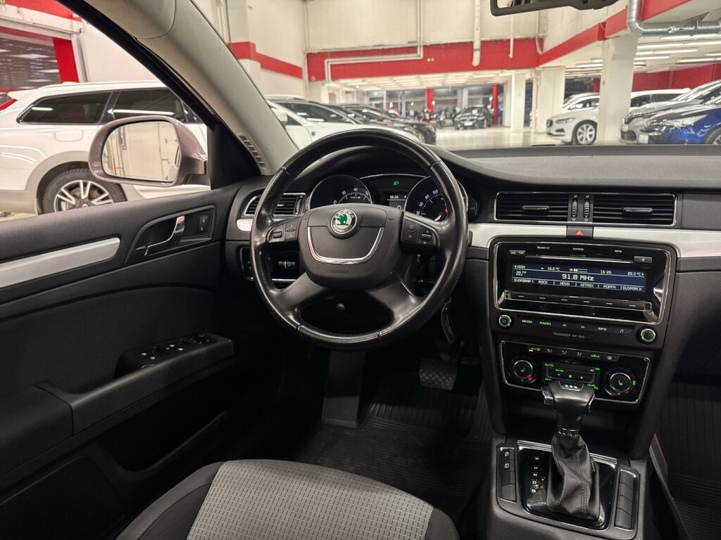 Skoda Superb 2010 Harmaa