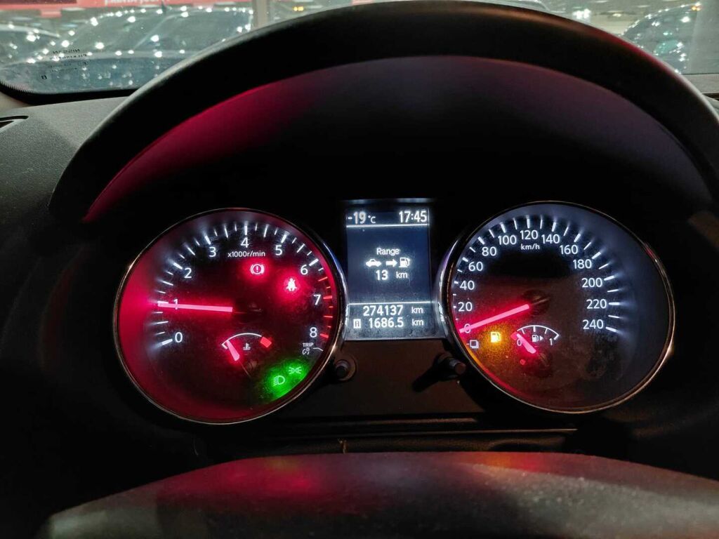 Nissan Qashqai 2010 Musta