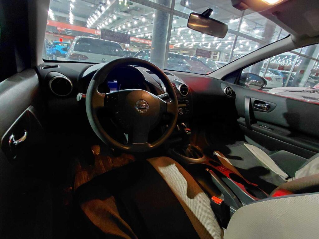 Nissan Qashqai 2010 Musta